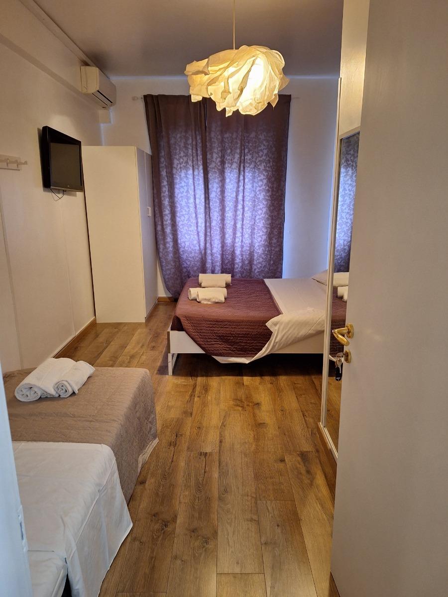 Camera tripla con bagno in camera appartamento primo piano