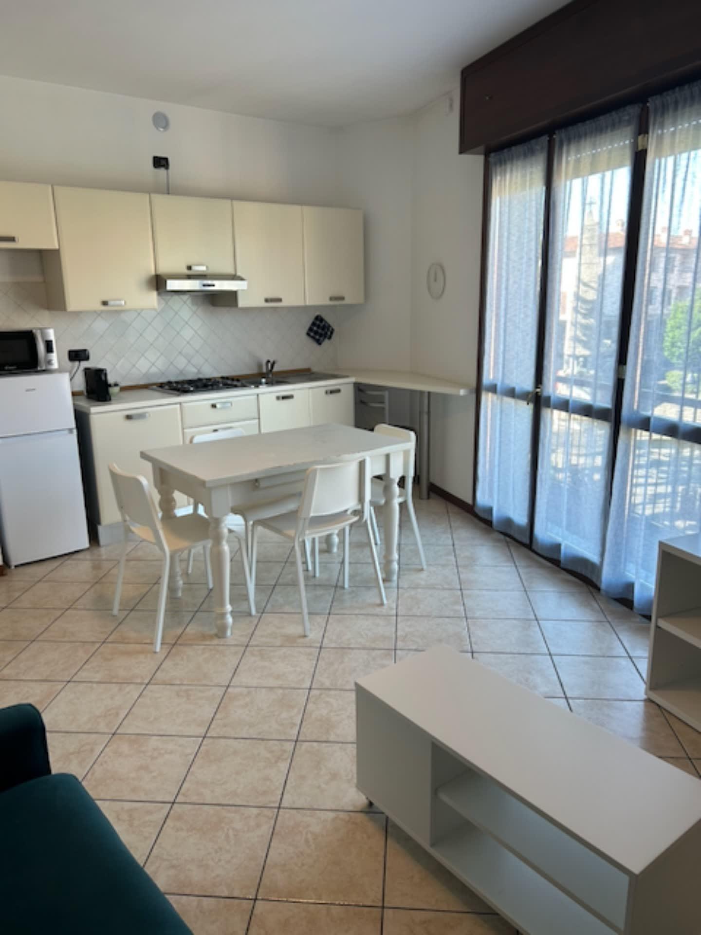 Panoramica del soggiorno/cucina