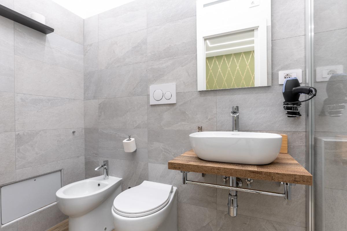 Comfortable Triple Room with hotel like equipment.