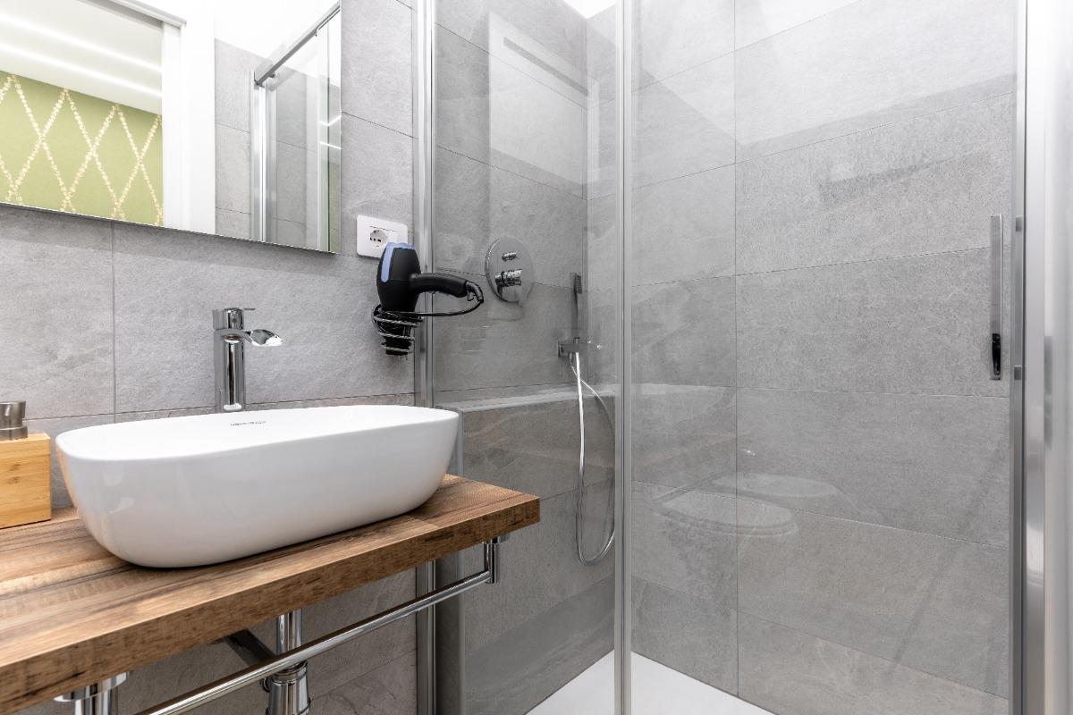 Comfortable Triple Room with hotel like equipment.