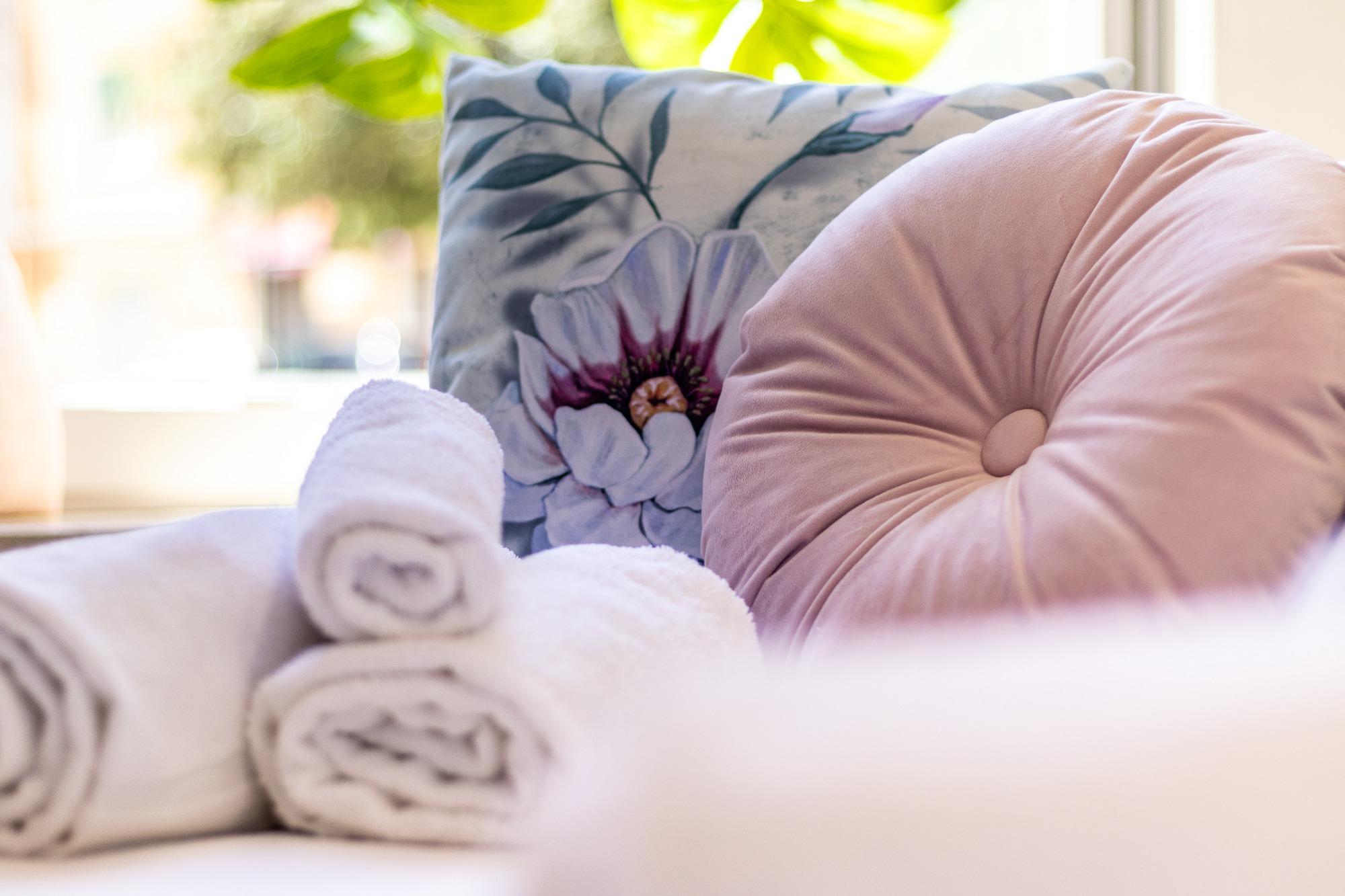 Wecome to Benny's Rose house