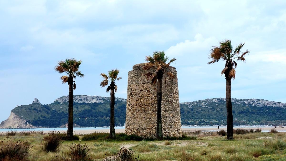 Poetto, torre spagnola