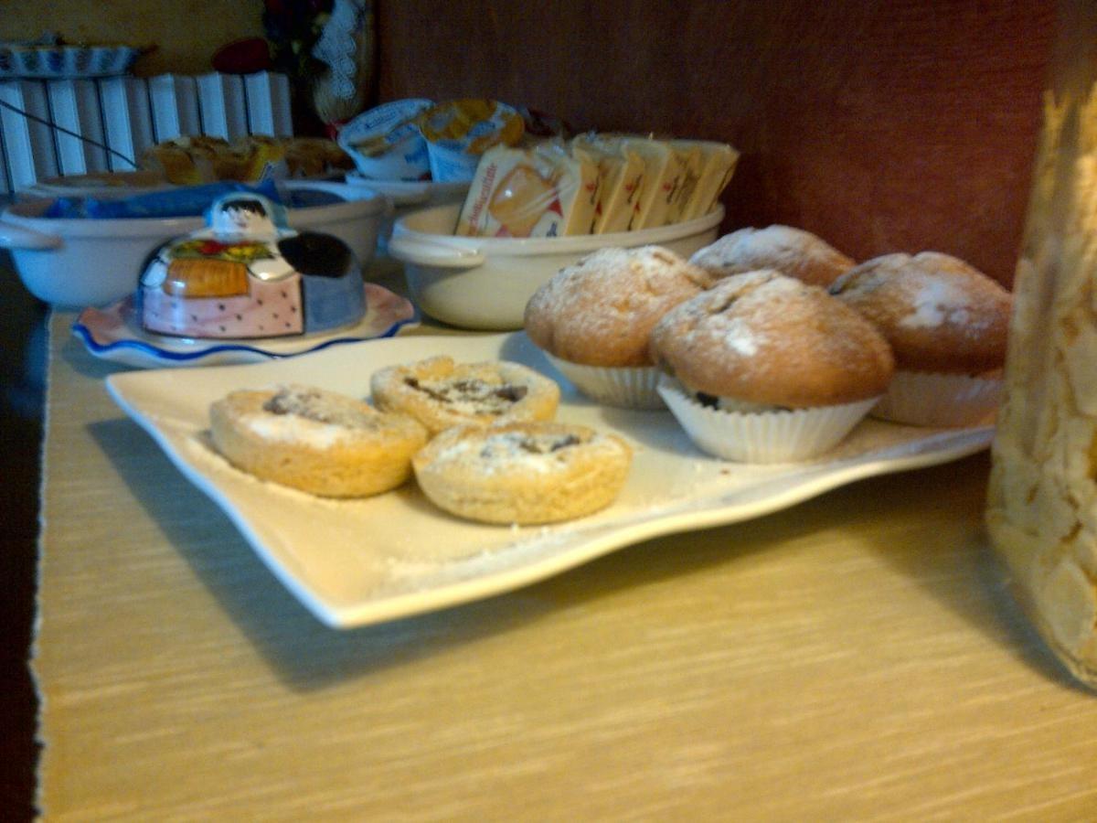 La colazione di B&B A CASA DI MAEL