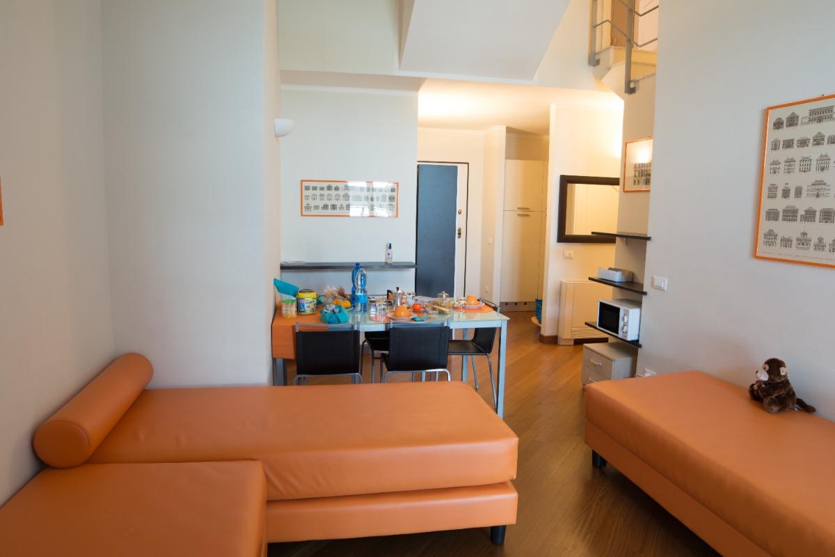 soggiorno con divani letto