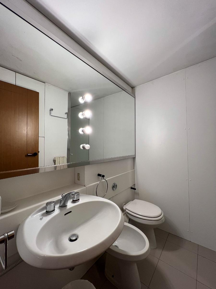 bathroom apartment 34 delfino