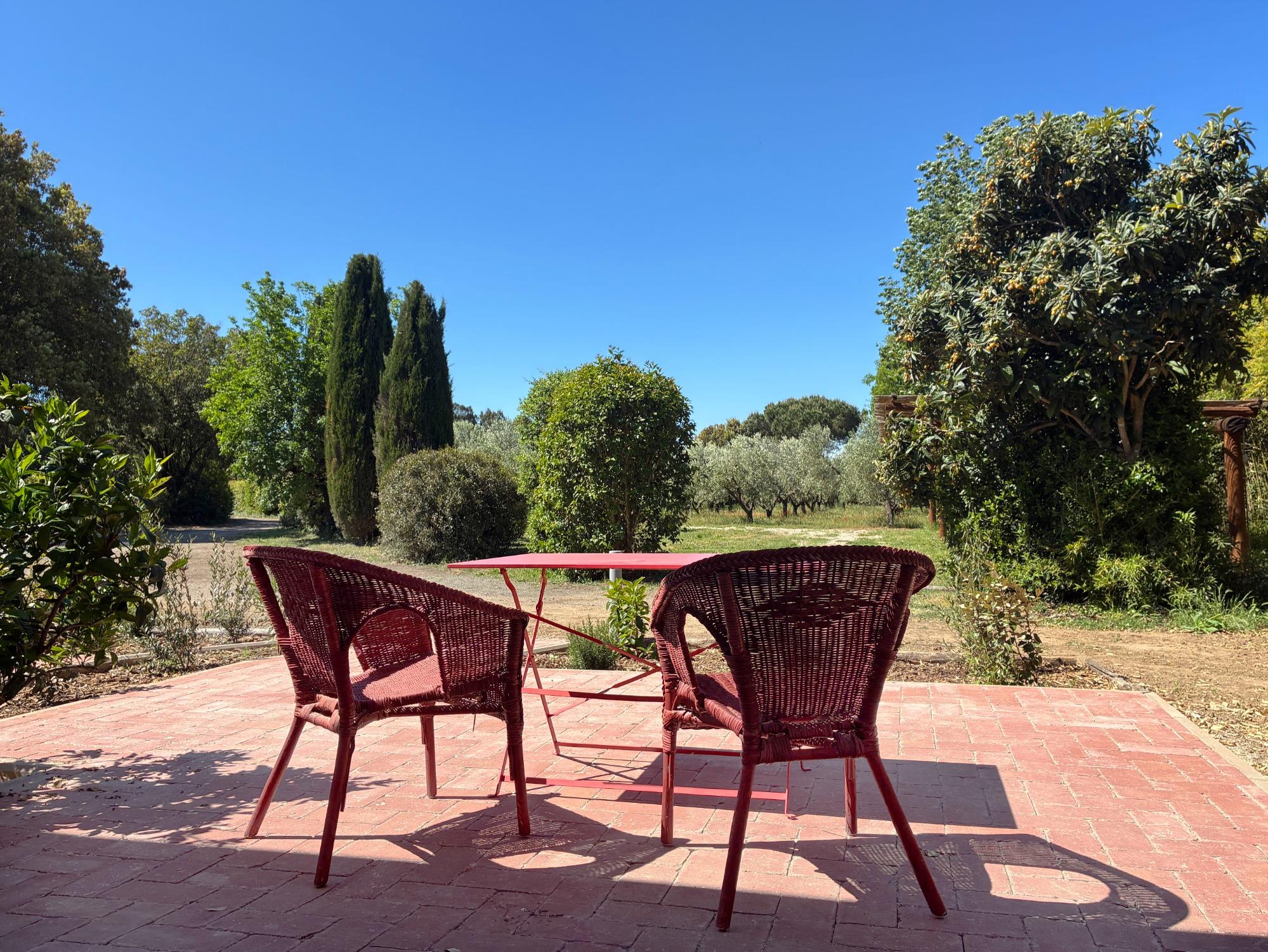 il giardino terrazzato con entrata dal parco