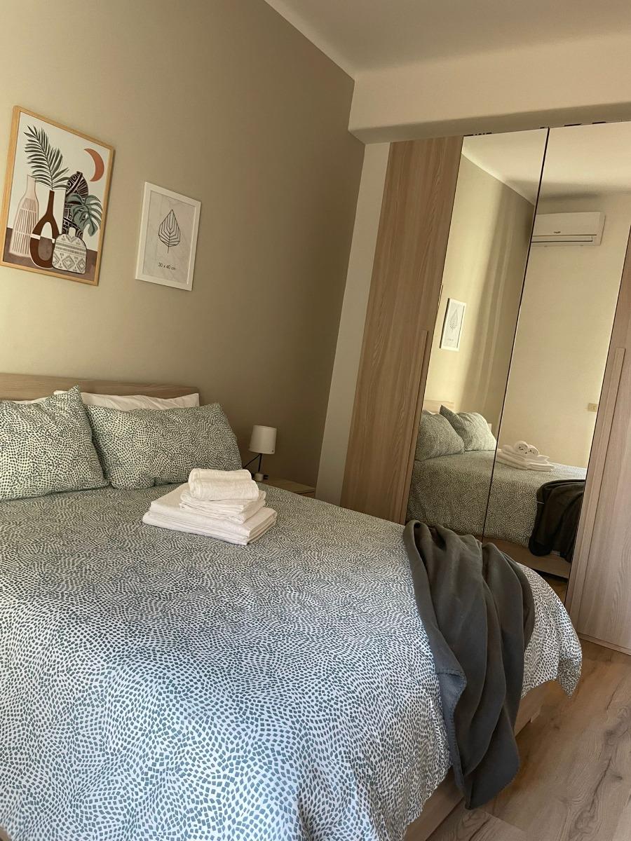 Camera matrimoniale n.2 con condizionatore, riscaldamento centralizzato e Smart TV