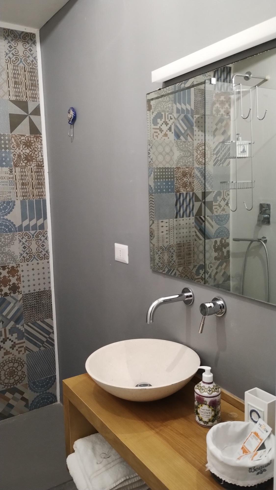 Bagno camera conchiglia