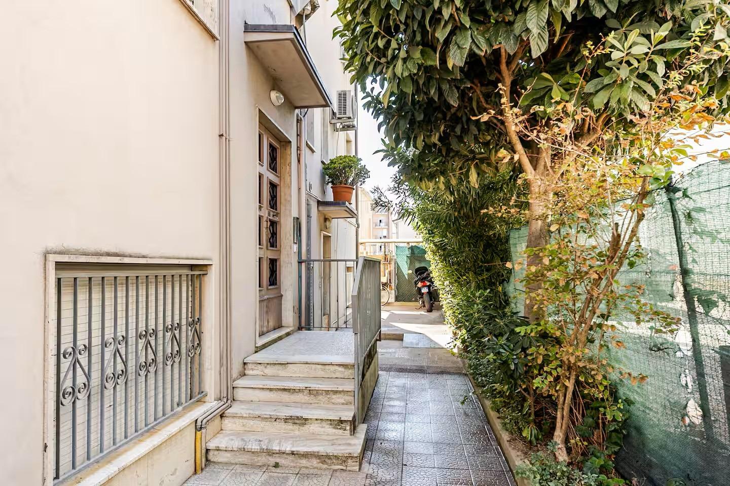 Entrata della palazzina