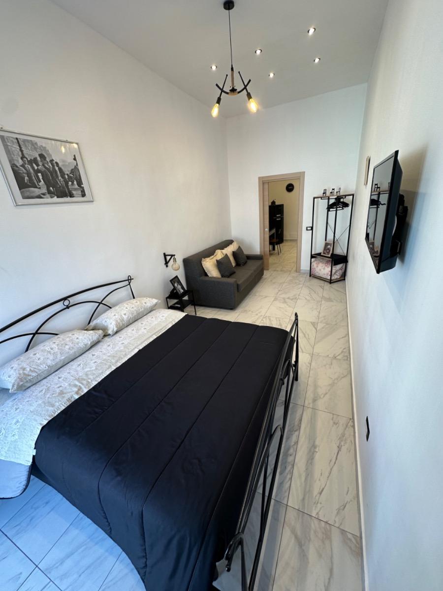 Residenza MarVin De Curtis Napoli book