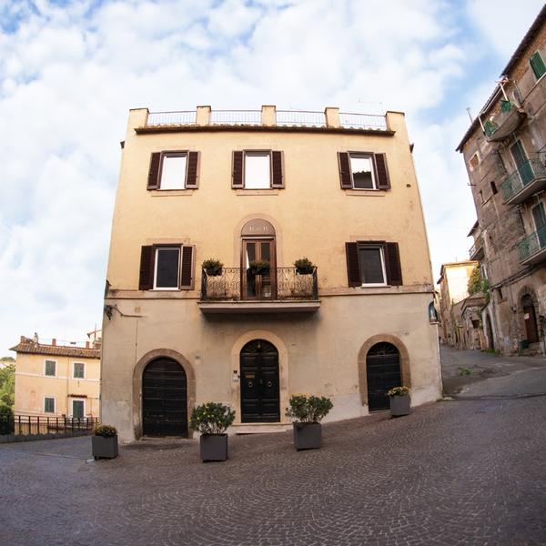  All'Ombra Della Torre