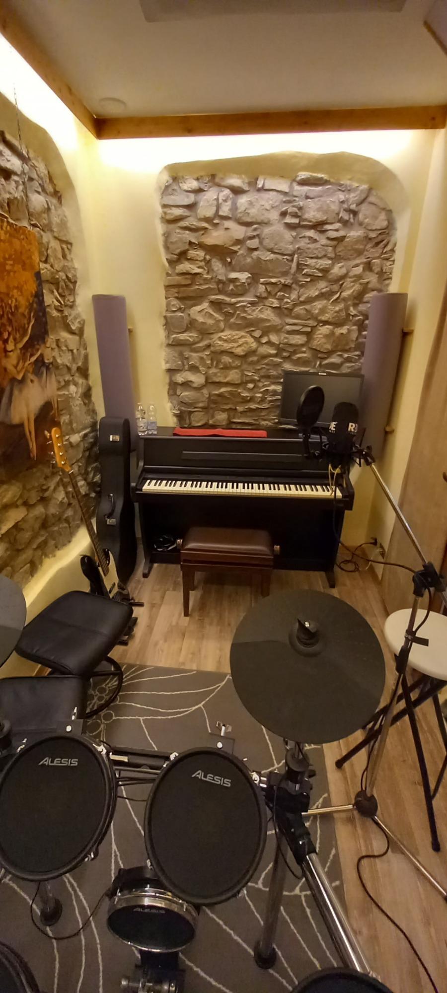 Lo studio di registrazione attiguo alla casa (Credit: Silenzi musicali)