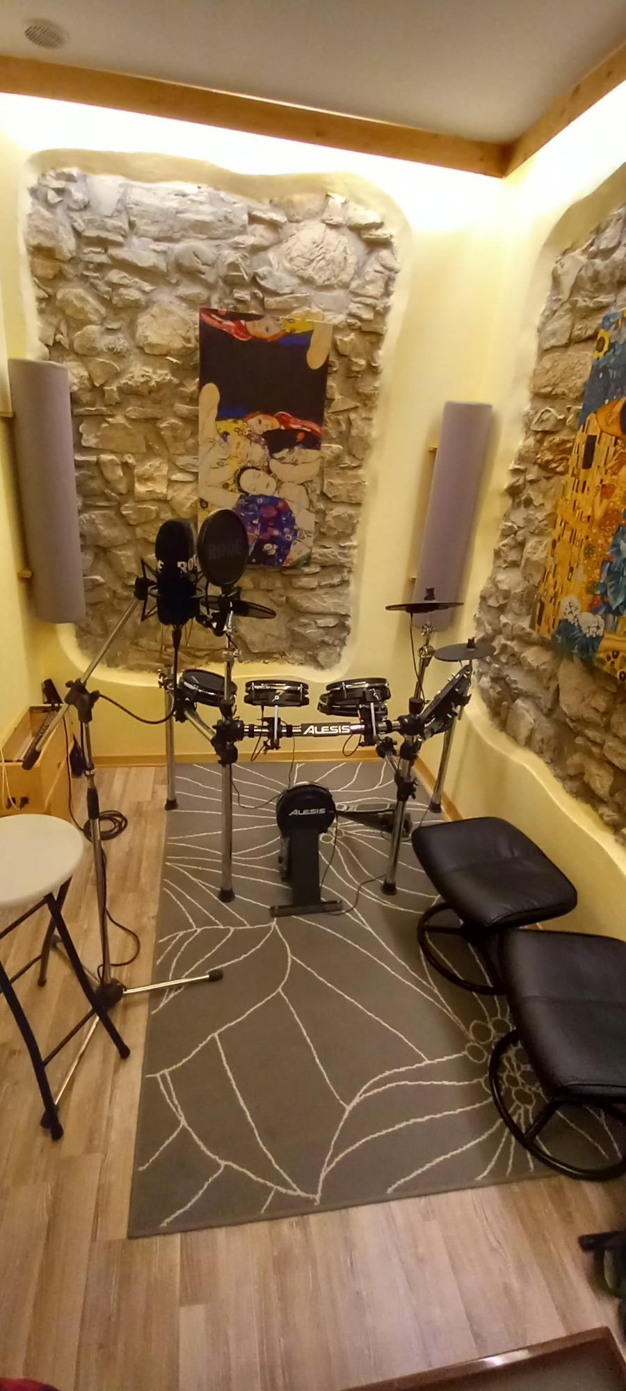 Lo studio di registrazione attiguo alla casa (Credit: Silenzi musicali)