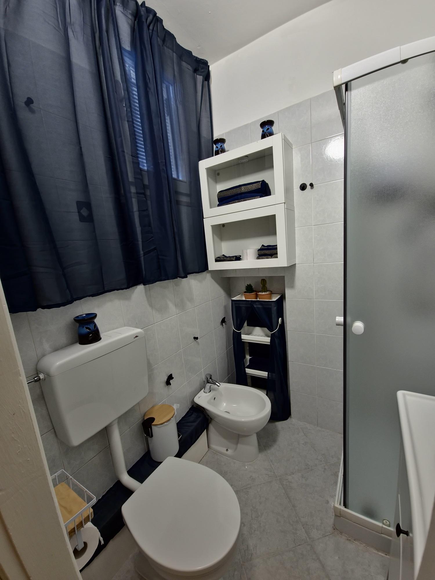 ViaGiotto Junior Bagno completo asciugamani, carta igienica, phon