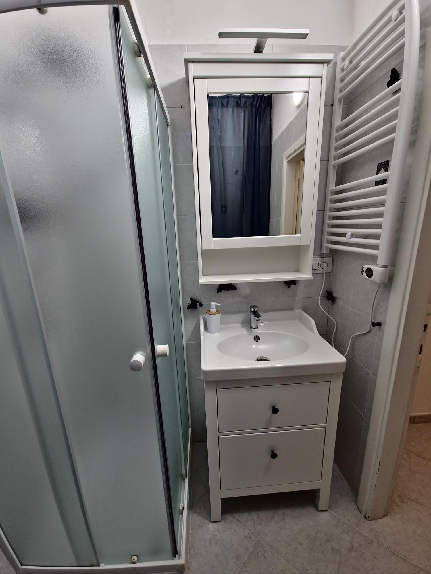ViaGiotto Junior Bagno completo asciugamani, carta igienica, phon