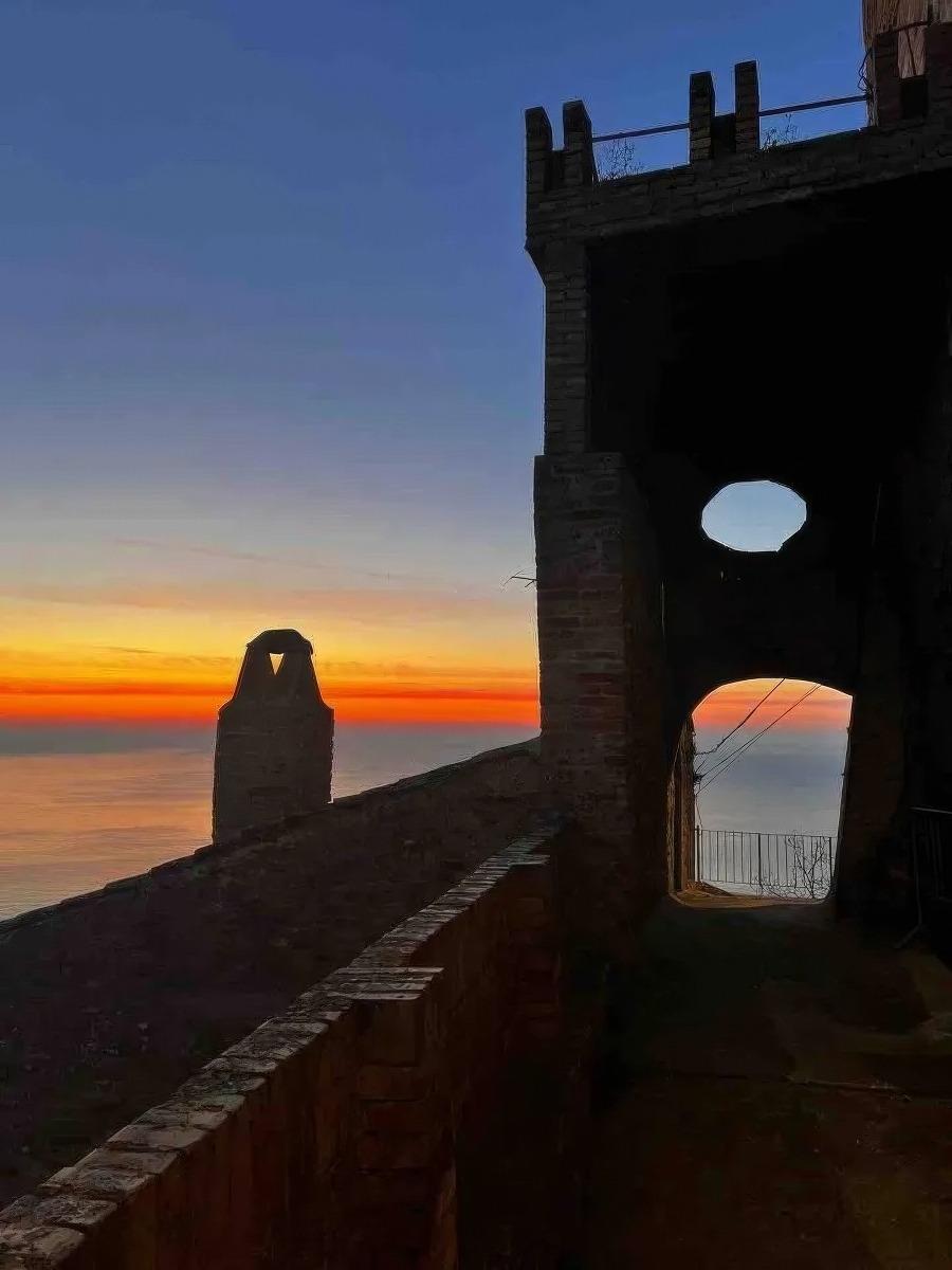 l'alba dalla casa vacanza
