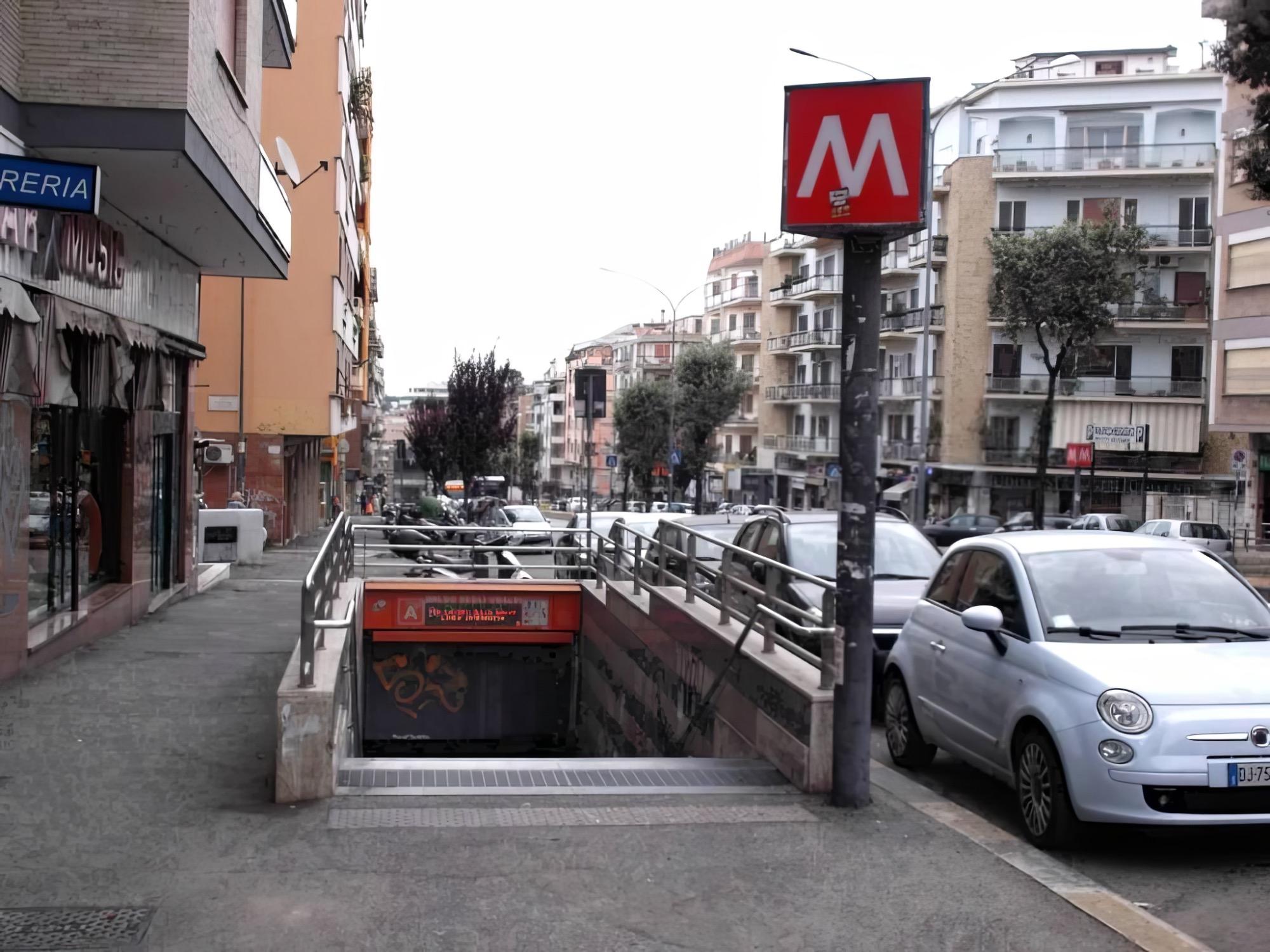 Fermata Metro A Baldo degli Ubaldi a 250 metri