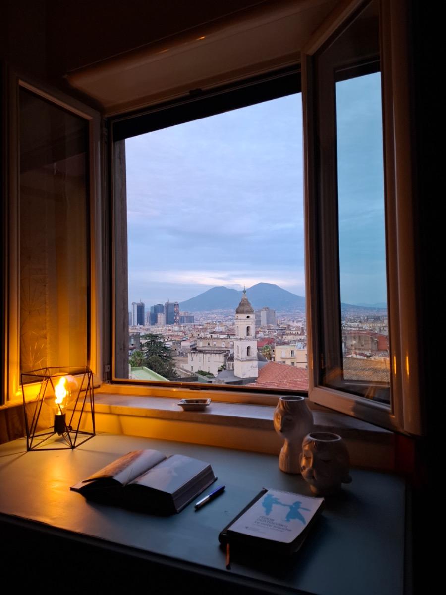 scrivania con vista Contrabbasso Rosso