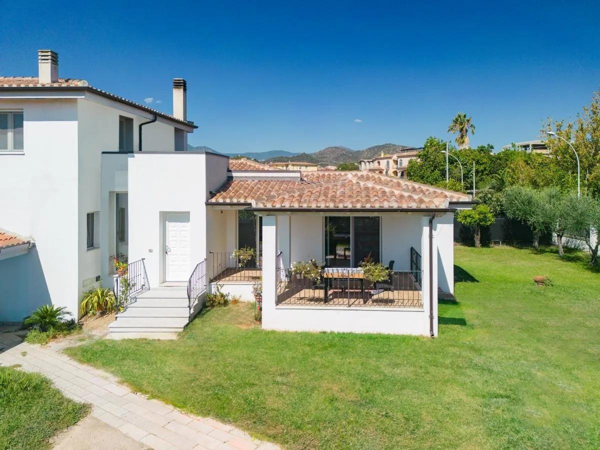 Una villa immersa nel verde e ad un passo dal centro