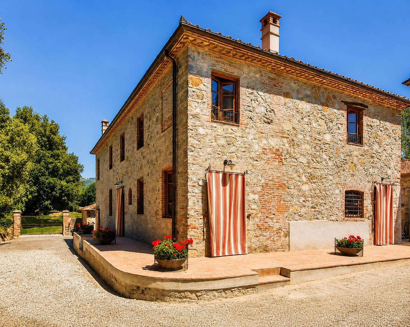 EDIFICIO LATO CORTE : OSPITANTE APPARTAMENTI NELLO, GUIDO E ROSINA