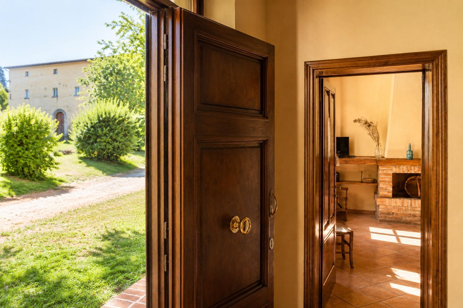 LINA. PIANO TERRA. INGRESSO