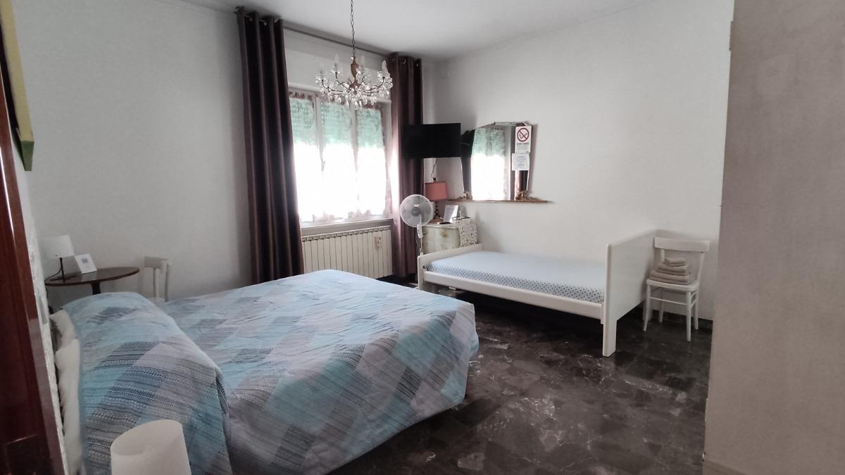 Camera 1/ matrimoniale e lettino