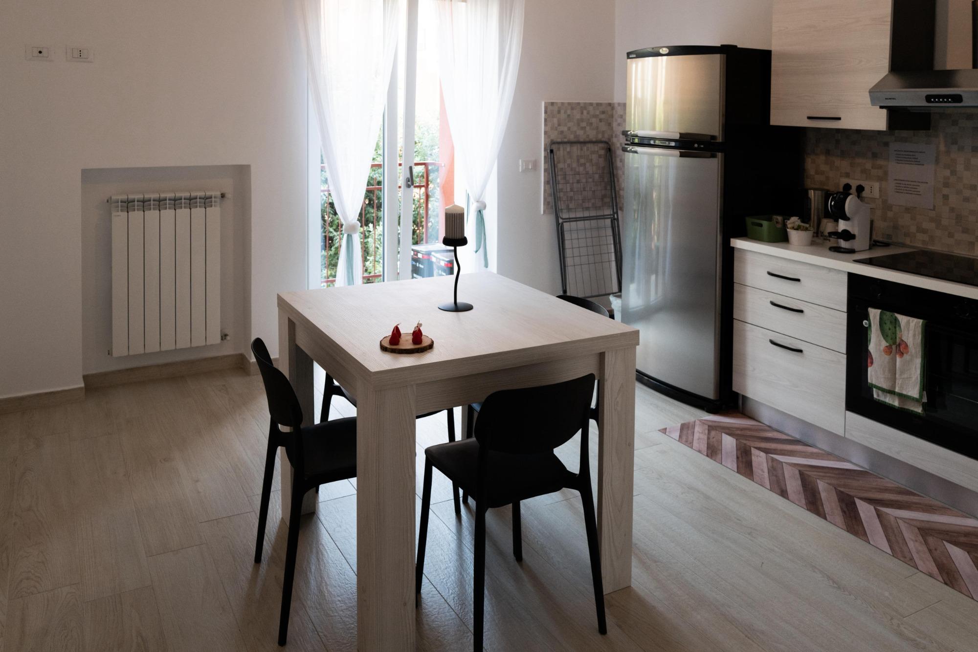 Casa Gi cucina con balcone