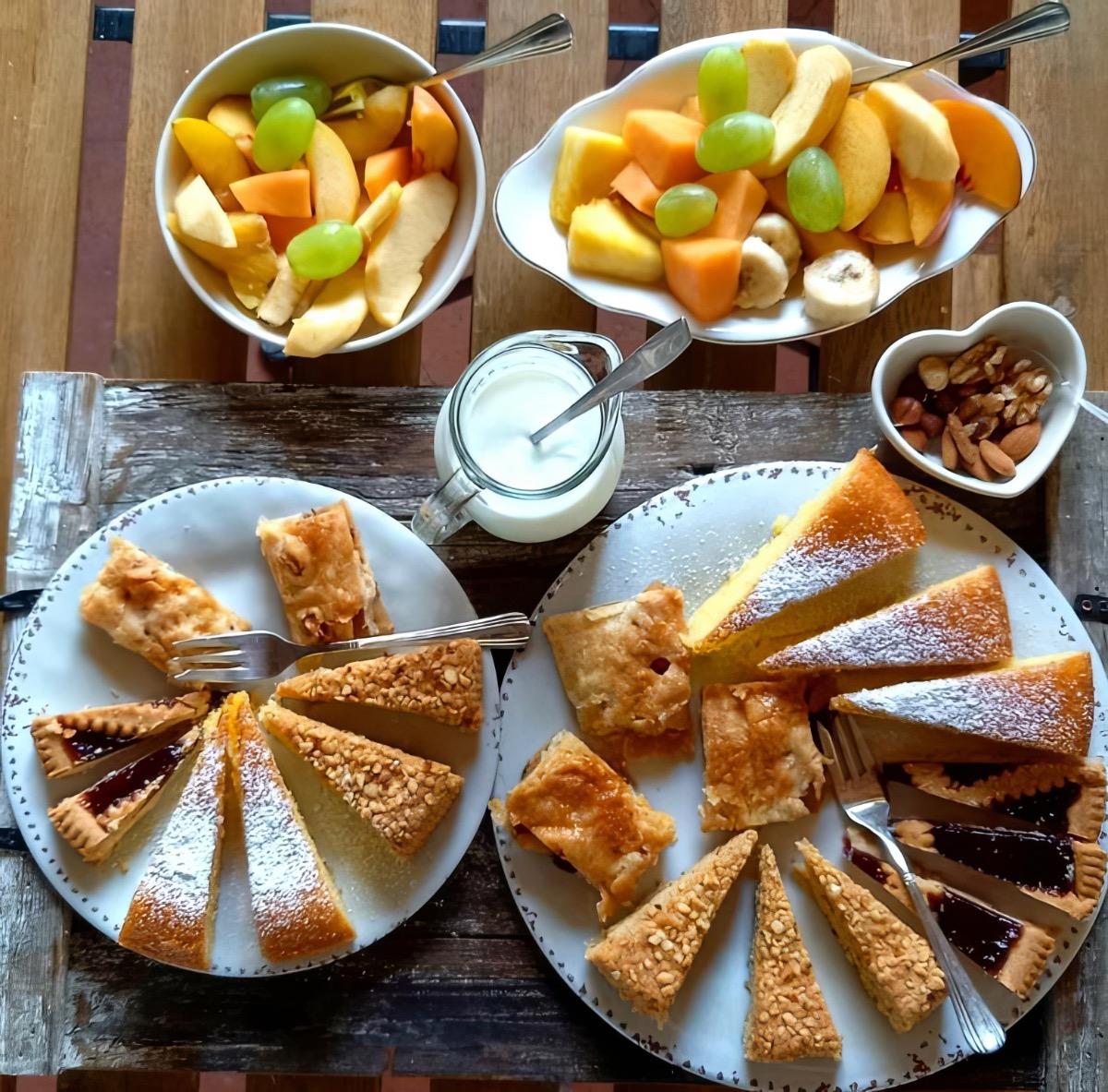 La colazione di BED & TOURS DIMORA DI CAMPAGNA