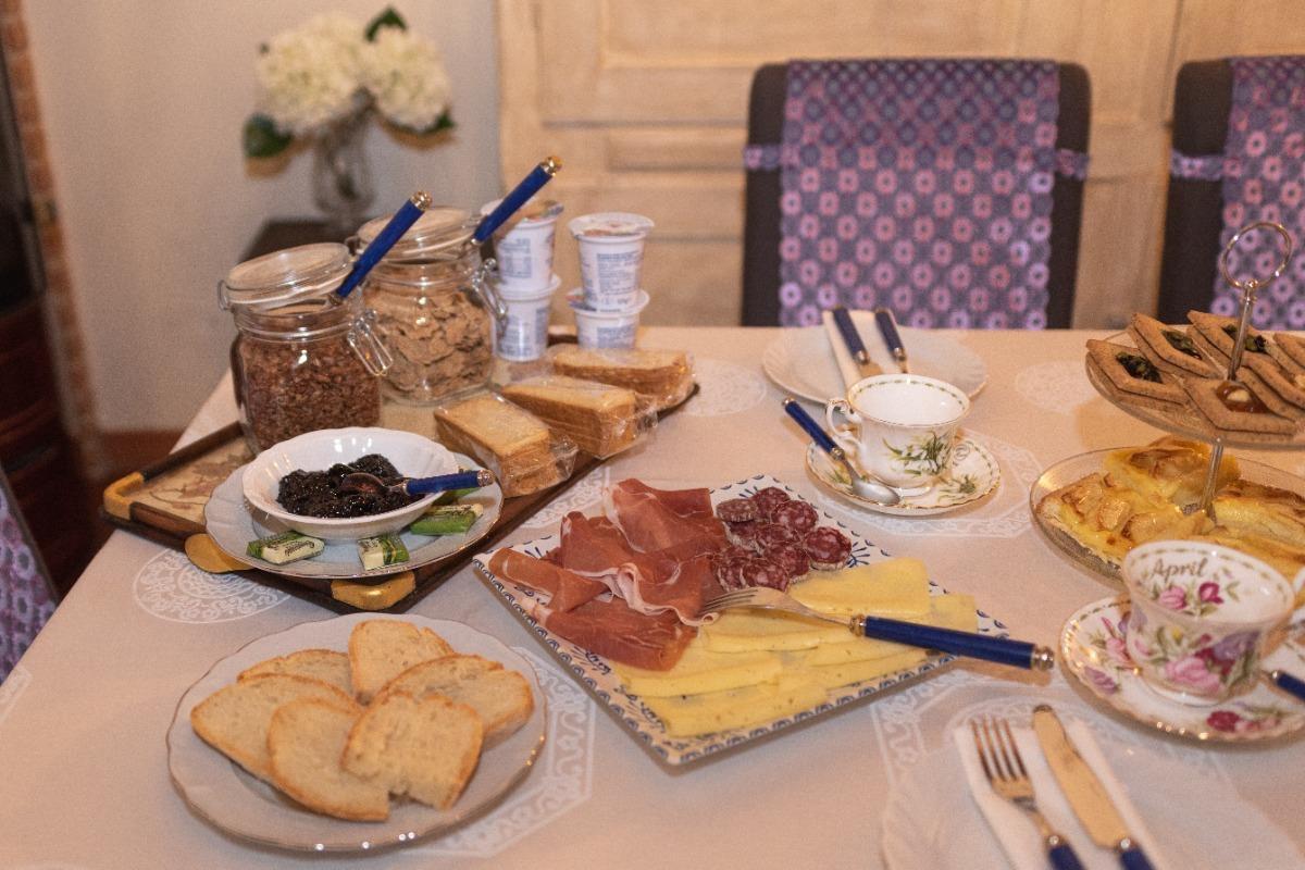 La colazione di B&B PODERE DI SOTTO