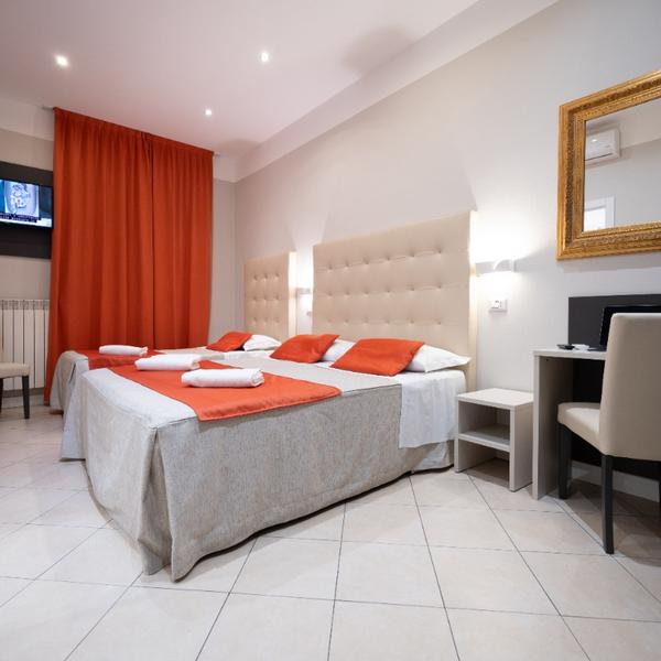  Hotel Demò