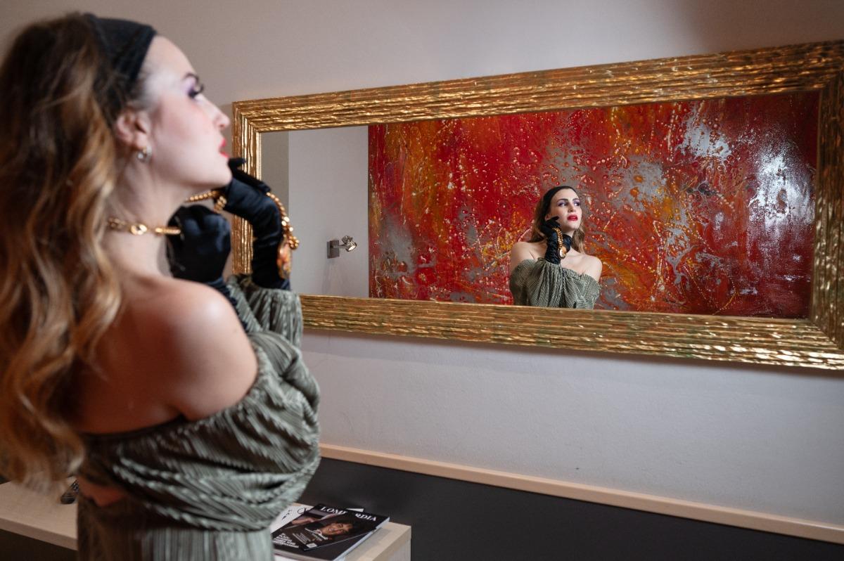 The room is equipped with 1 double bed + 1 single bed.