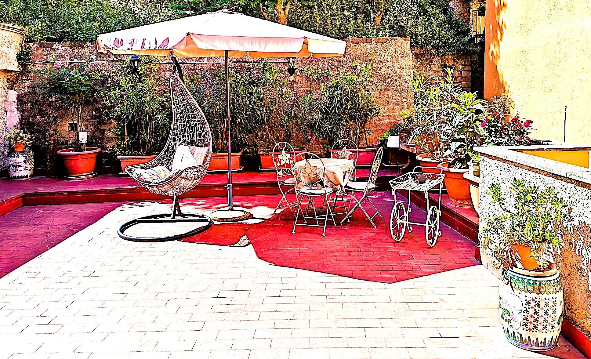 angolo di terrazzo per la colazione