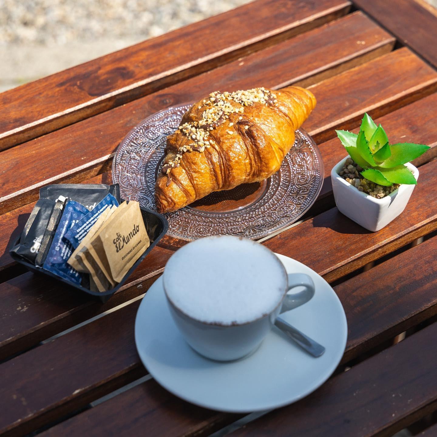 La colazione di B&B LA CORTE ROZZANO
