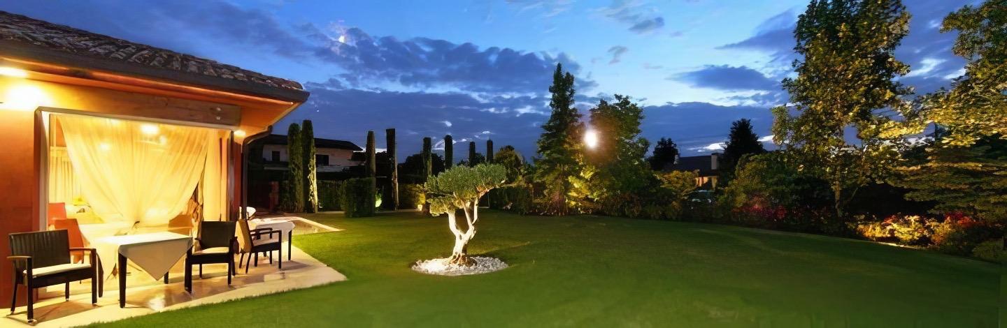 giardino vista notturna