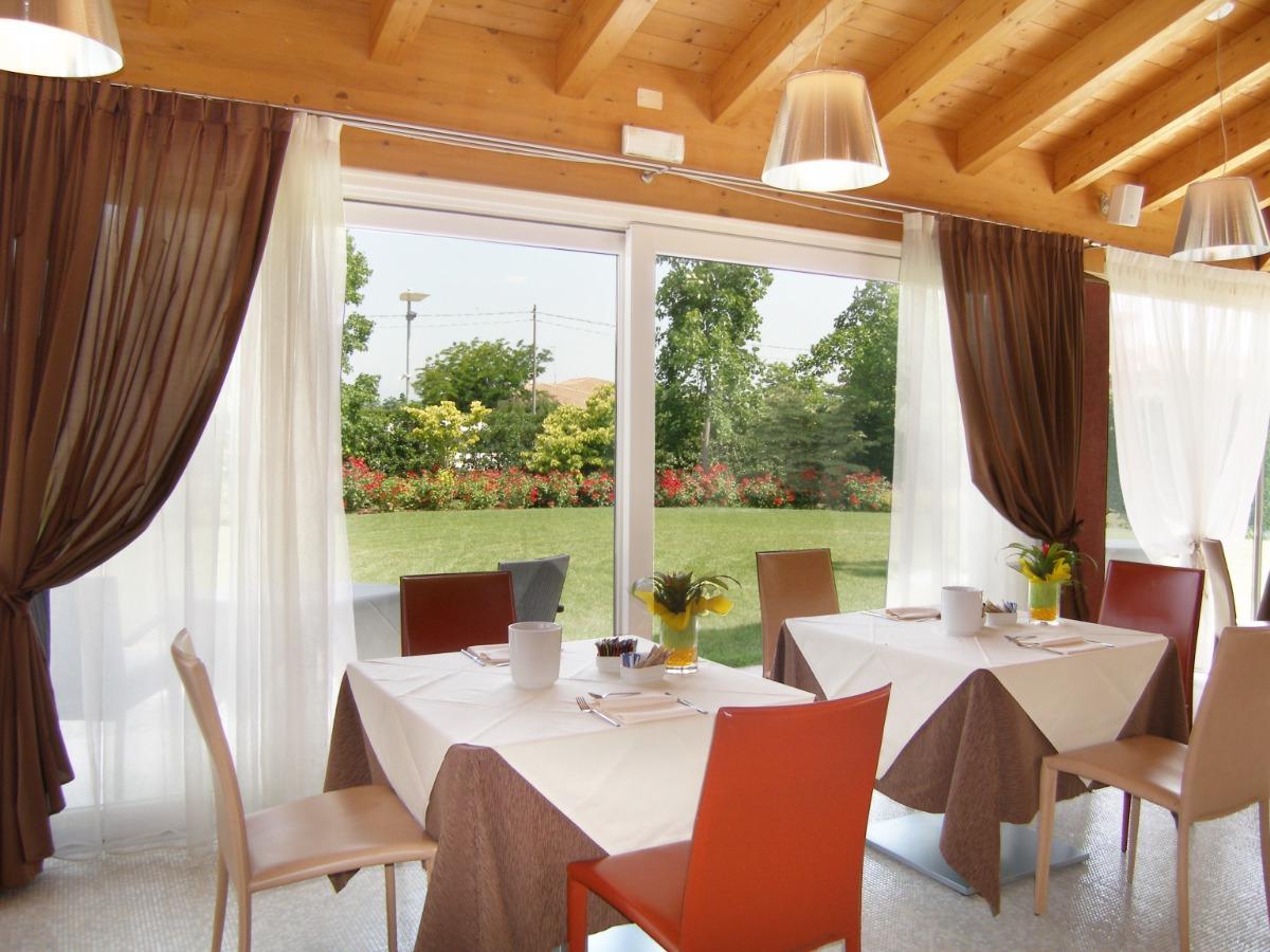 sala prima colazione a buffet