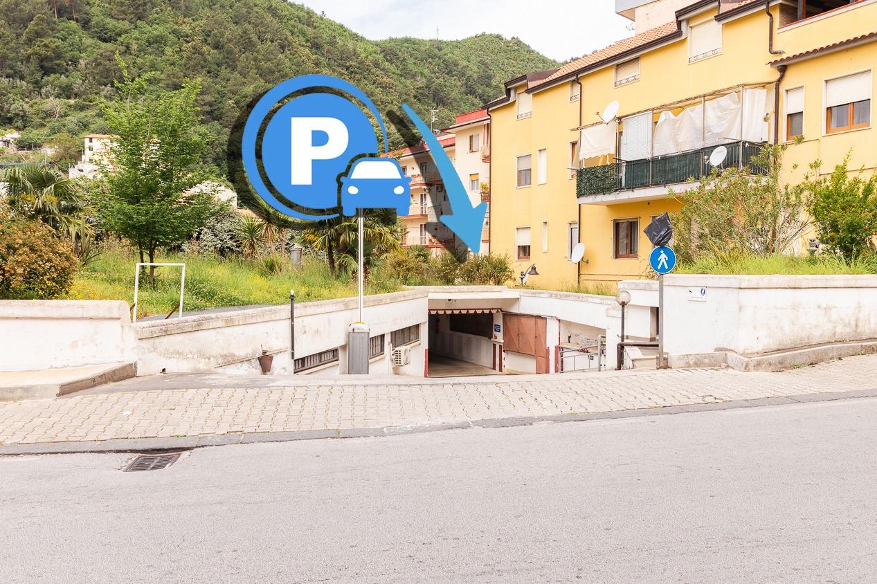 Entrata esterna parcheggio