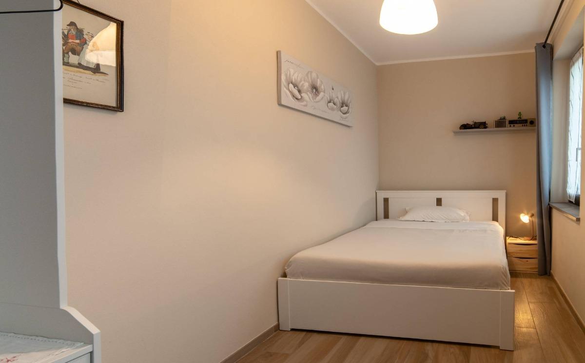 Camera con letto alla francese, app. 'Monviso'