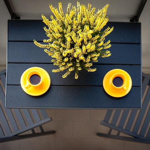  Mv Yellow Apartment