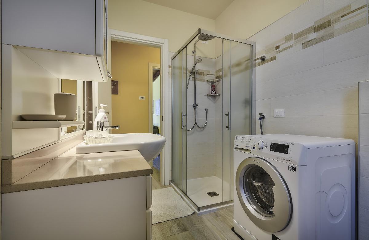 BATHROOM GARDEN VIEW