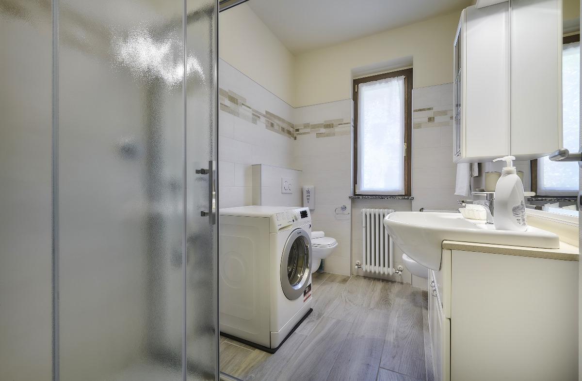 BATHROOM GARDEN VIEW