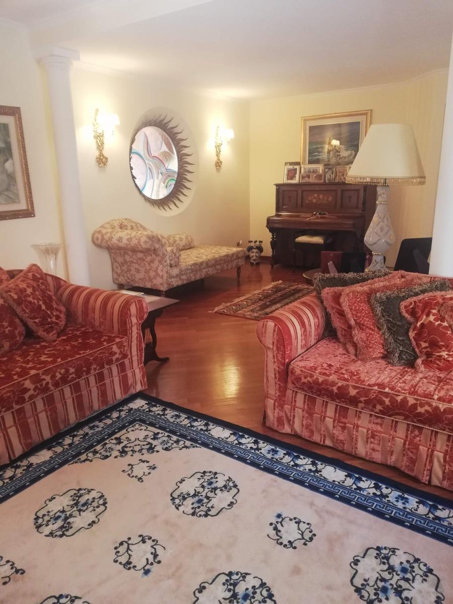 Angolo soggiorno con pianoforte