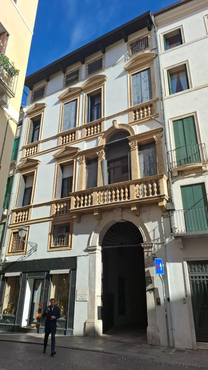 facciata palazzo Colonnese-Valeri