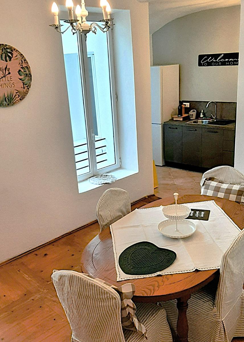 Saletta da pranzo e cucina