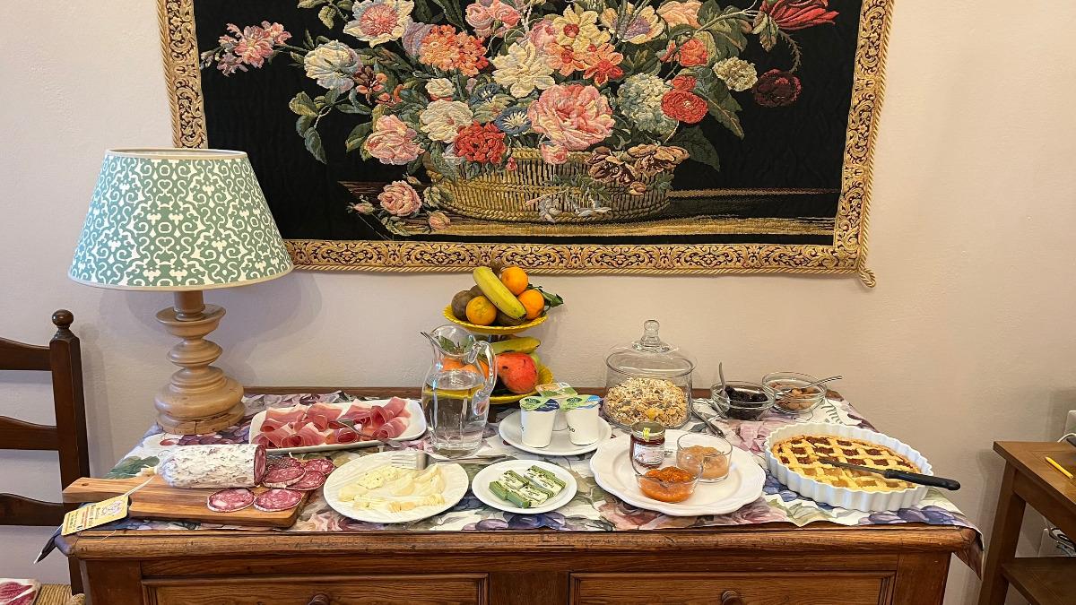 La colazione di LA FUNAMBOLA B&B