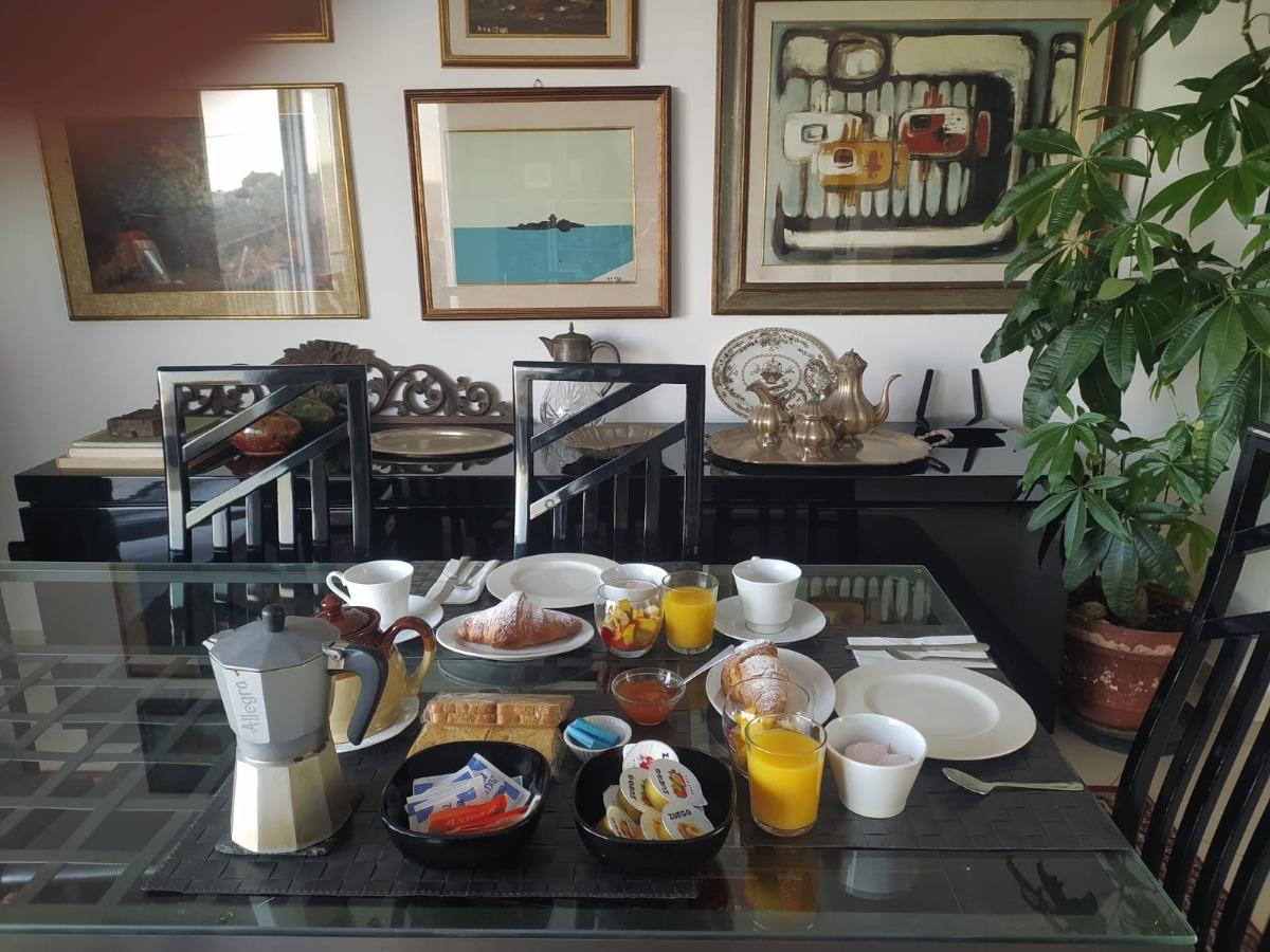La colazione di IL GOLFO ARTISTI E POETI VILLA THEA