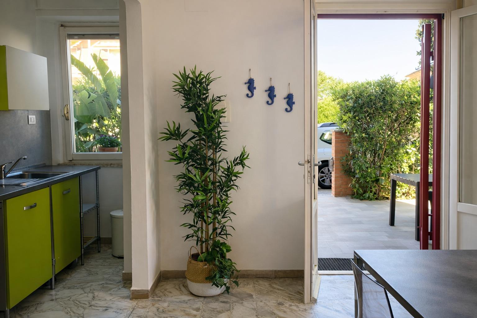 Soggiorno con Angolo Cottura e smart TV