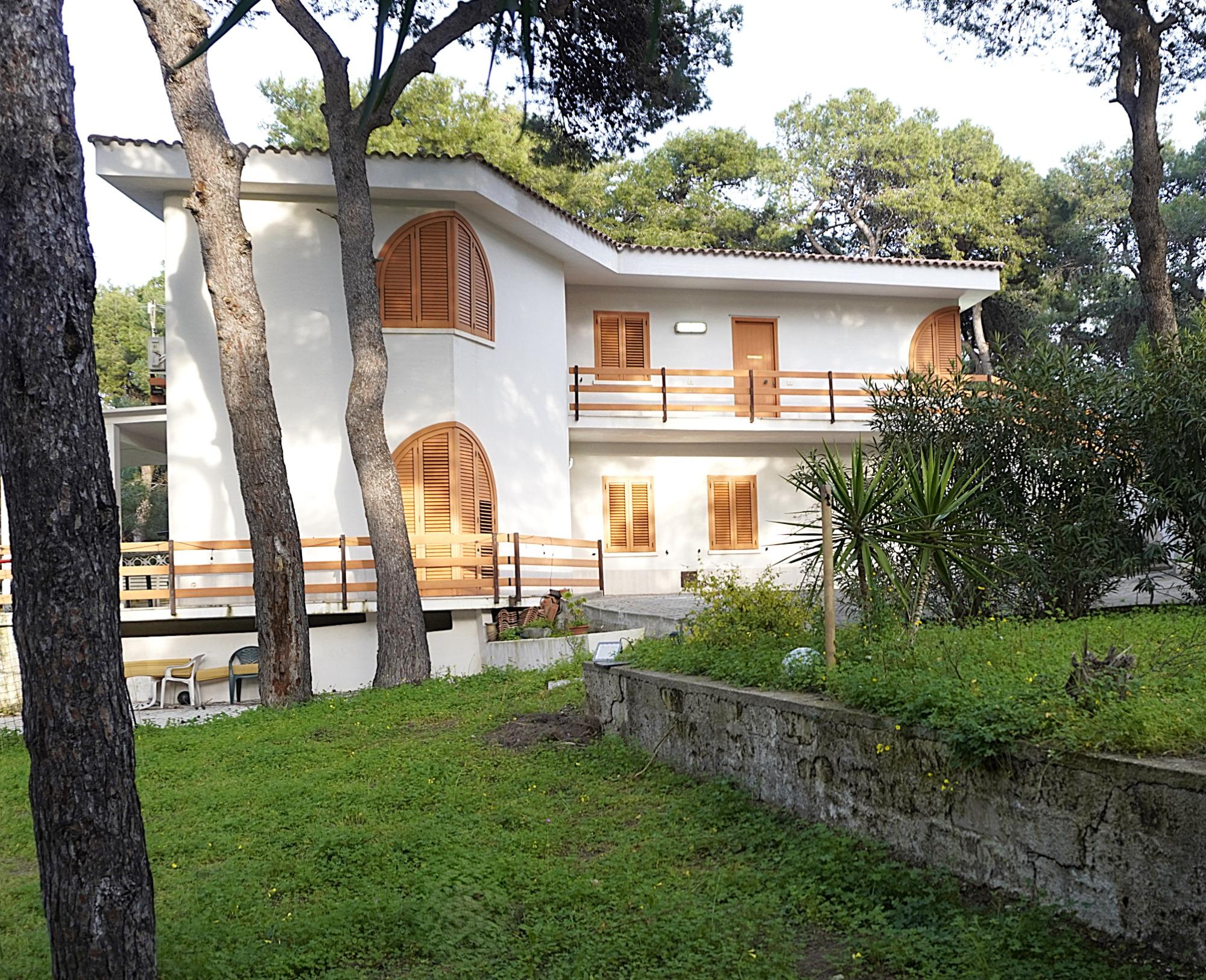 Villa Ofelia a Chiatona - esterno giardino