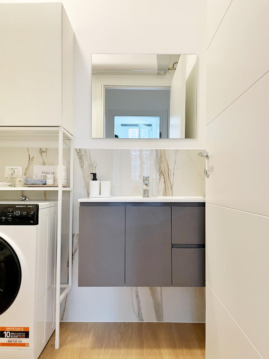 bagno con lavatrice