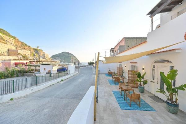 Chiaia di Rose Rooms & Apartment