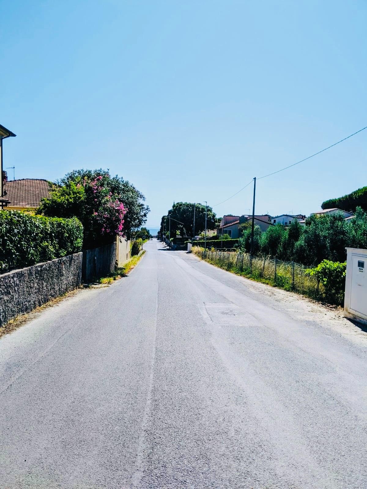 Visuale con mare in lontananza appena si esce dal Podere